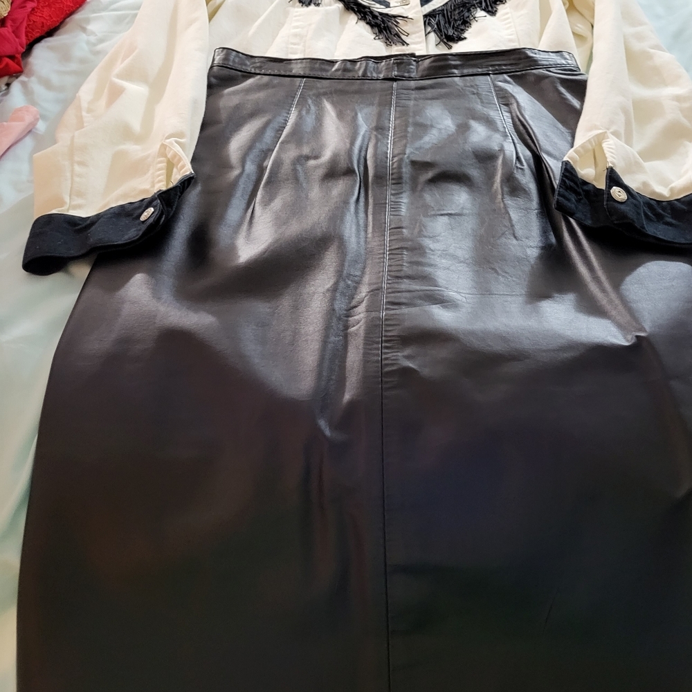 Black leather short skirt